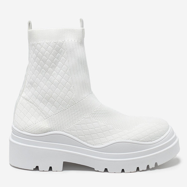 OUTLET Women's white boots with a flat heel Seritis - Footwear
