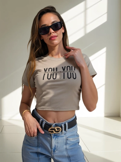 Royalfashion naiste puuvillane crop top, millel on kiri