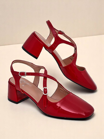 Royalfashion Женские туфли-лодочки на низком каблуке с декоративными ремешками Lollita