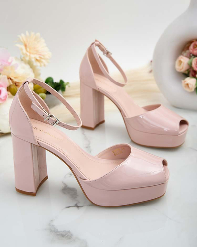 Royalfashion Naiste Lefeyoa lakitud postisandaalid