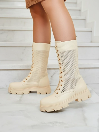 Royalfashion Naiste kreemjas aplastikust pitssaapad Buhomias