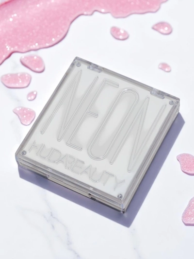 Palette of 4 blush shades with mirror