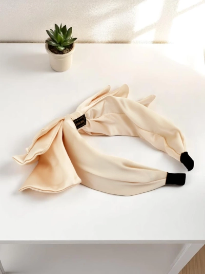 Royalfashion Satäänist peapael lipsuga Celine