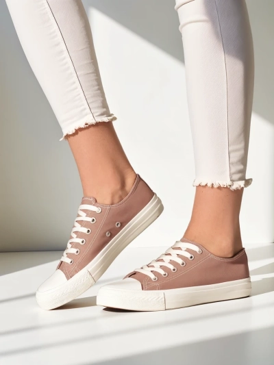 Royalfashion Naiste klassikalised lakkpitsiga tossud Ogisea