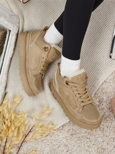 Naiste soojustusega tennised Faylo