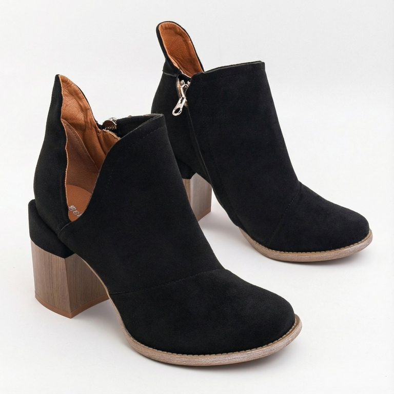 Women's boots with cut-outs in black Plinara - Footwear