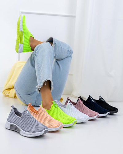 Must Banila Naiste Slip-On jalatsid - jalatsid