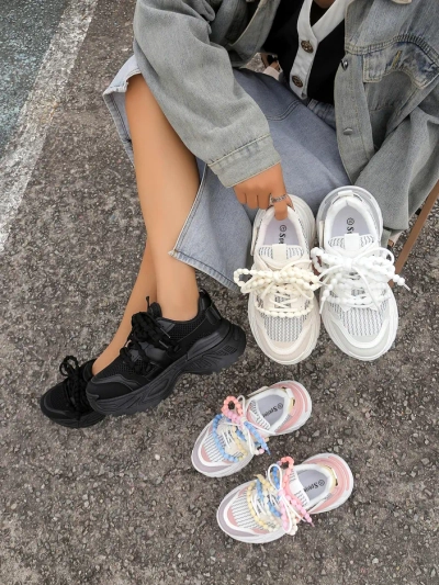 Royalfashion Naisten urheilukengät paksummalla pohjalla Loness