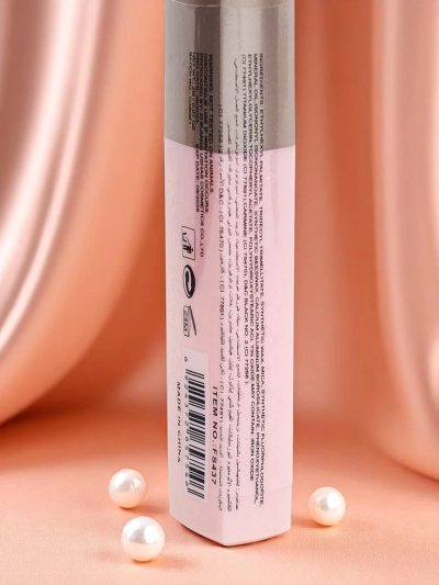 Shiny eyeshadow stick Power of Imagination