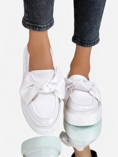 Royalfashion Elegant women's moccasins with a bow Ortto