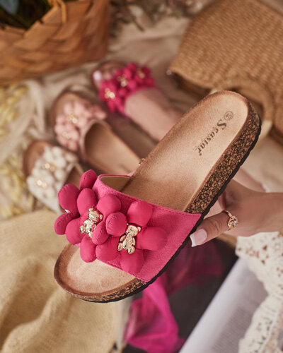 Royalfashion Naiste flip-flops kuldsete karude ja lilledega Isaralle