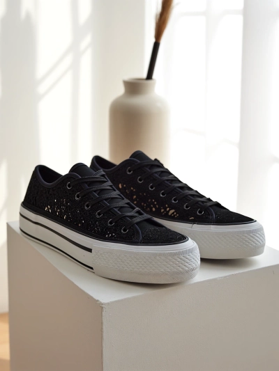 Royalfashion Naiste perforatsiooniga tennisede Nizzet
