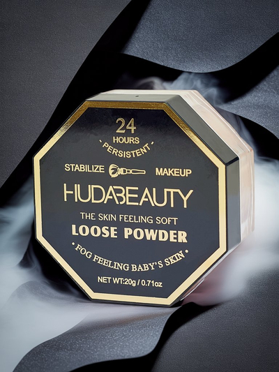 Loose face powder with a natural finish effect