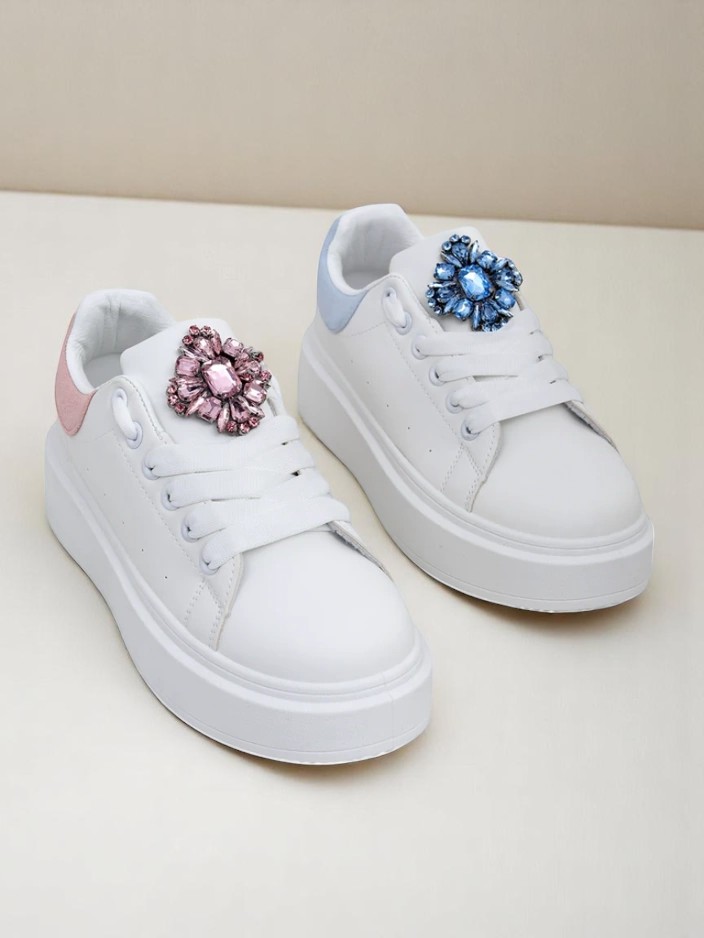 Женские кроссовки Hypatia Bianco из экокожи с украшением и розовым акцентом