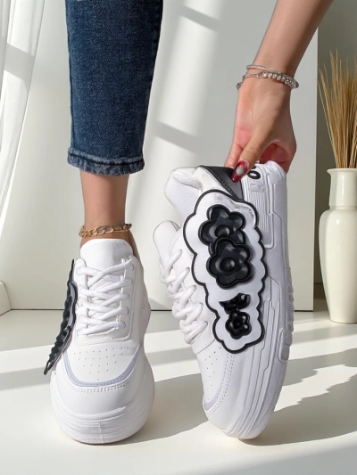 Royalfashion Naiste Sneakers Dekoratiivse Ülaosaga Nendales