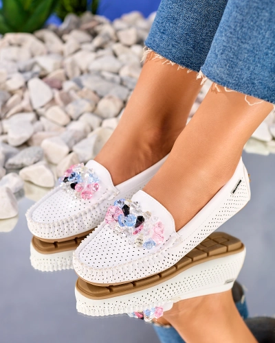 Royalfashion Женские ажурные белые мокасины с декоративными кристаллами Cizzas