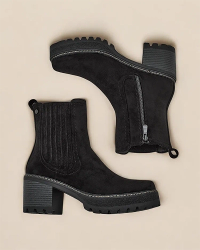 Fo-royalfashion Eco-suede nyrin's bots on a itay by Segiag