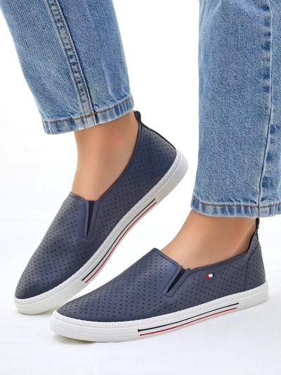Royalfashion Ladies' perforated slip-on shoes Vielles