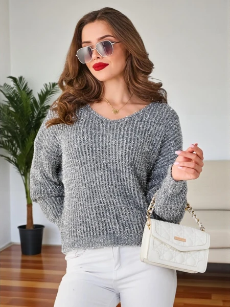 Свитер Royalfashion для женщин с блестящей нитью