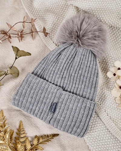 Royalfashion Wumeen's insulated hat with pompom