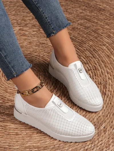 Royalfashion Slip-on naiste perforatsiooniga jalanõud Goffies