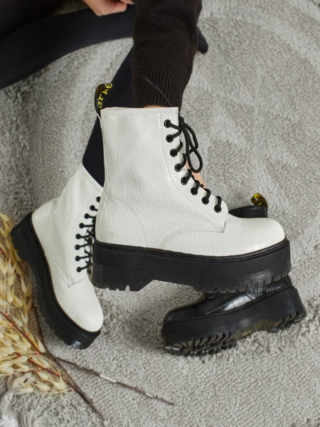 Naiste pressitud mustriga tööstiilis saapad Arvessa