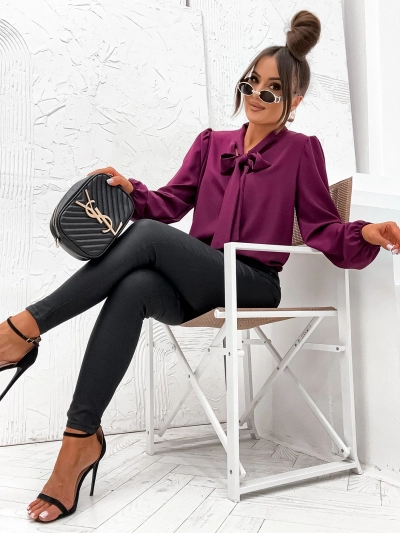 Royalfashion Kvinner's bluse med en bue