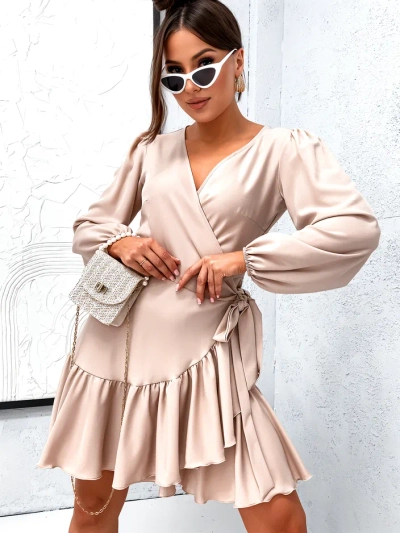 Royalfashion Naiste sidumisega mini kleit volangidega