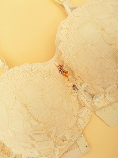 Royalfashion Women's padded bra with lace