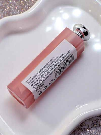 Moisturizing lipstick-balm in Raspberry Pink color