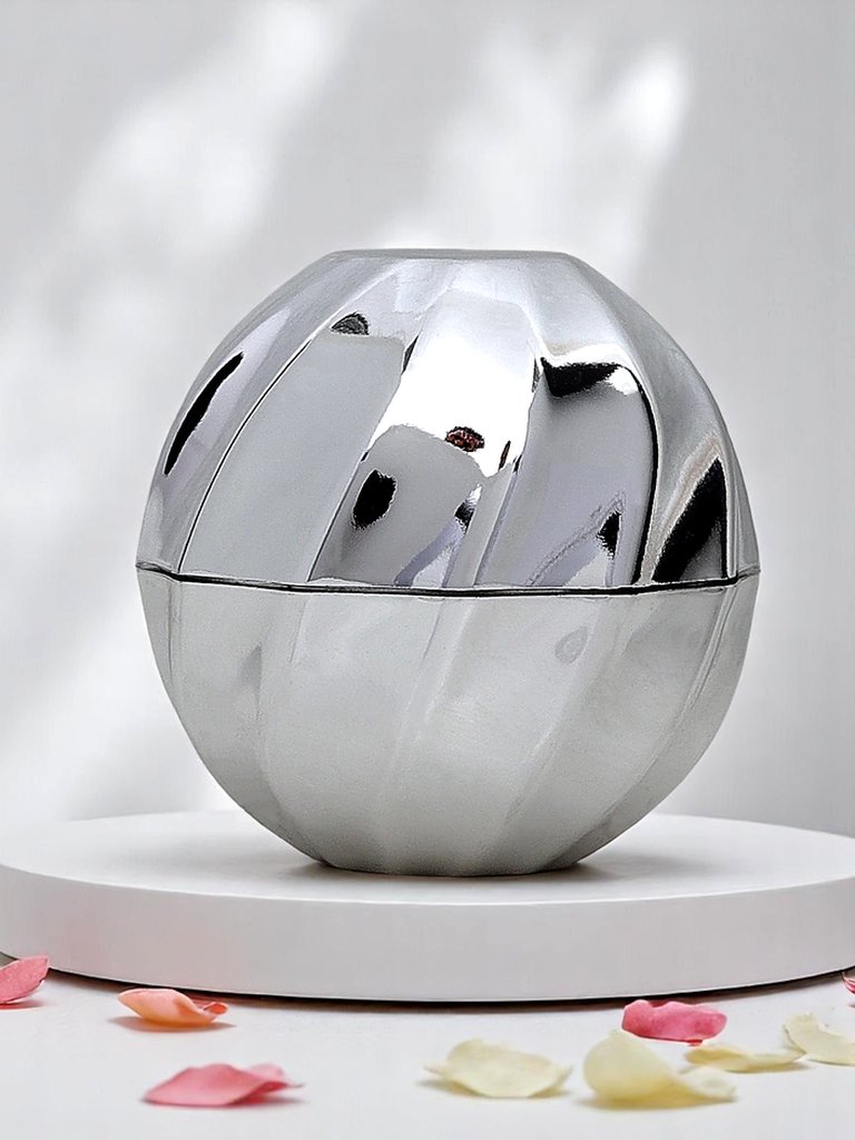 Palsamparfüüm, mille inspiratsiooniks on Rose of no man's land