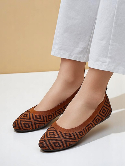 Royalfashion Women’s fabric ballet flats with geometric print Metric