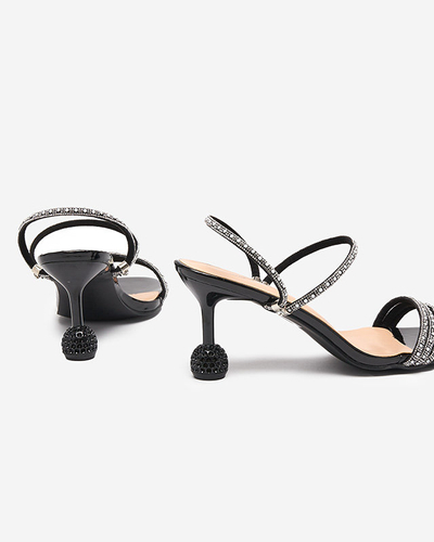 Mustad lakitud madala kontsaga sussid Lakopi - Jalatsid