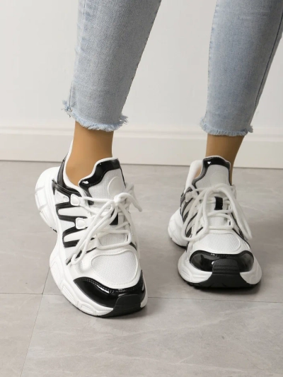 Royalfashion Women's sporty sneakers on a thicker sole Loness