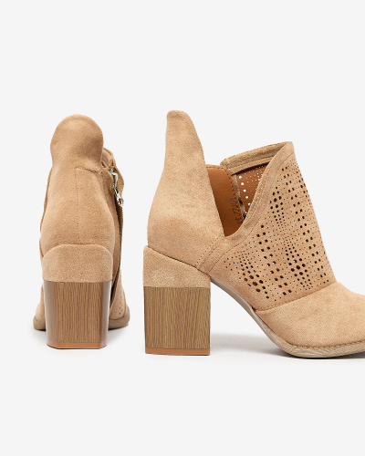 Royalfashion Ажурные сапоги-столбики светло-коричневого цвета Revivela