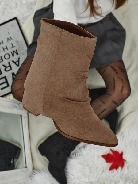 Women's ankle boots with a closed upper Moonly