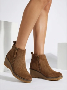 коричневый