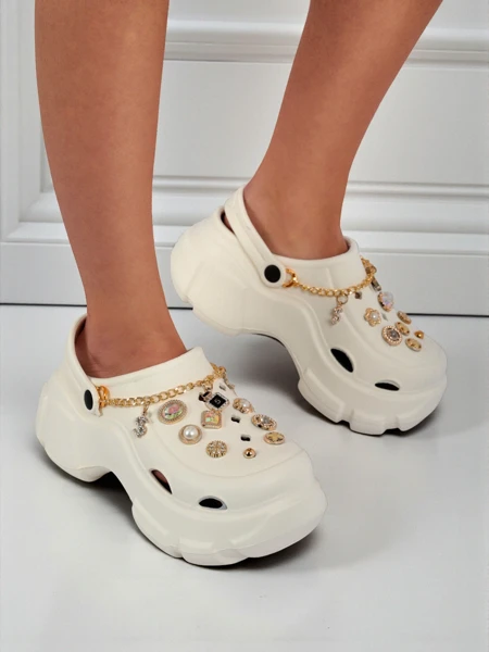 Caligae Aurelia Bianca sandals with chain decorations in a glamour style