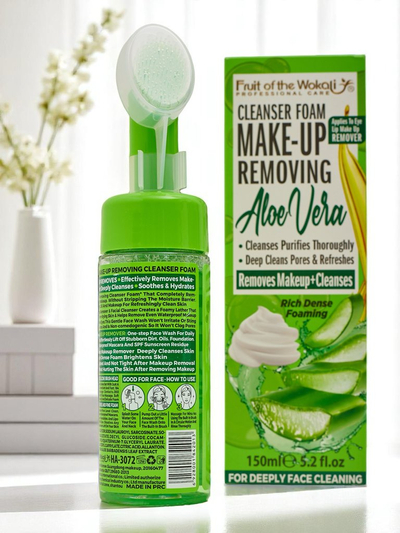 Cleansing and moisturizing facial foam with aloe and brush