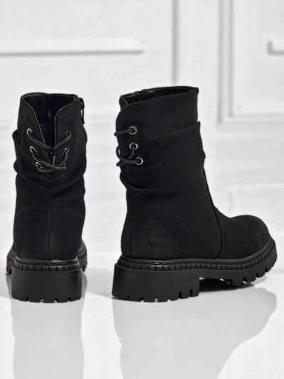 Roma Eleganza Ankle Boots with Flat Heel and Natural Leather