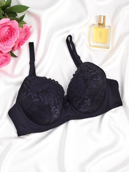 Royalfashion Naiste polsterdatud rinnahoidja pitsiga Elegance Lace