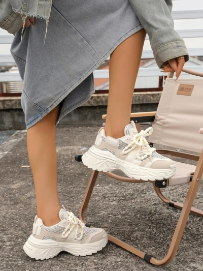 Royalfashion Naisten urheilukengät paksummalla pohjalla Loness