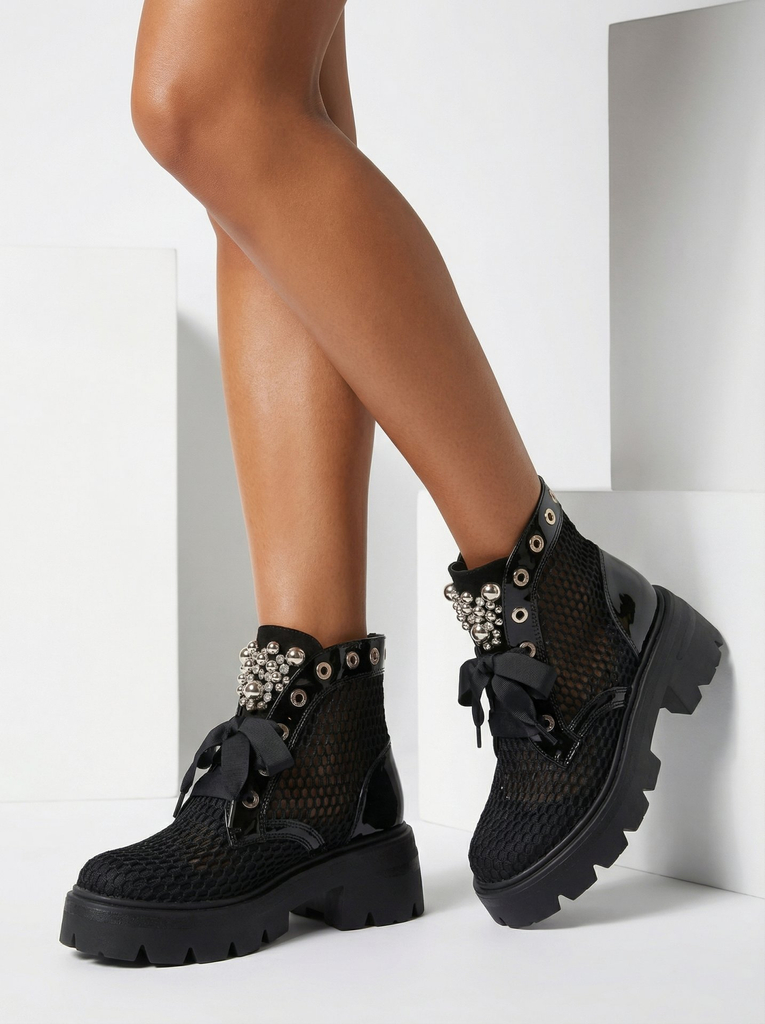 Royalfashion Women's openwork boots in black Afaserr