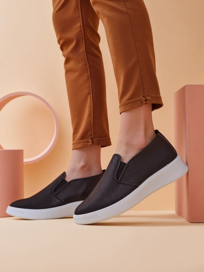 Royalfashion Женские перфорированные кроссовки Musio