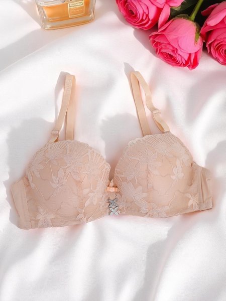 Royalfashion Naiste pitsiga push-up rinnahoidja Sensuelle Lift
