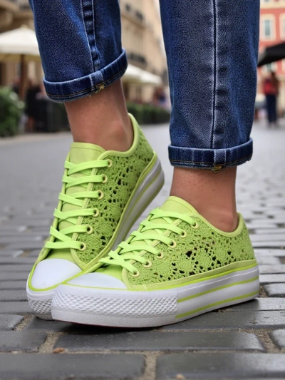 Royalfashion Women's perforated sneakers Nizzet