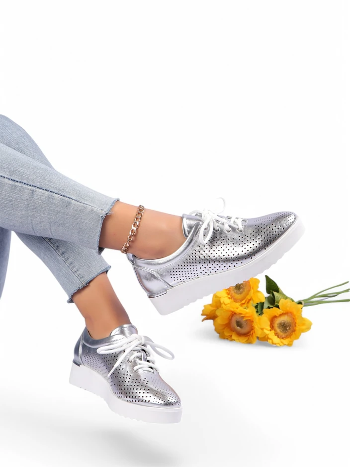 Royalfashion Naiste perforatsiooniga jalanõud Gofielle