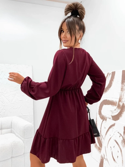 Royalfashion Naiste minikleit volangide ja ümbrikdekolteega