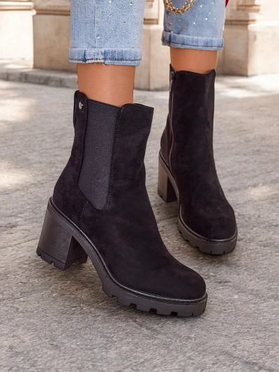 Royalfashion Eko-seude kvinnosko på en stolpe Weggis