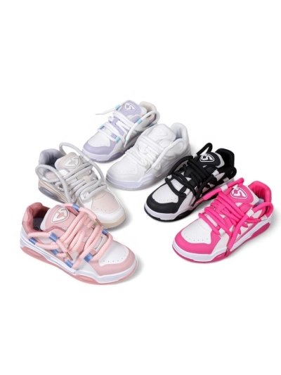 Royalfashion Naiste spordijalanõud dekoratiivsete lukkudega Clesiv